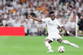 ng28官网：中超第5輪深圳隊2-2山東泰山 費萊尼戴偉浚雙雙梅開二度.